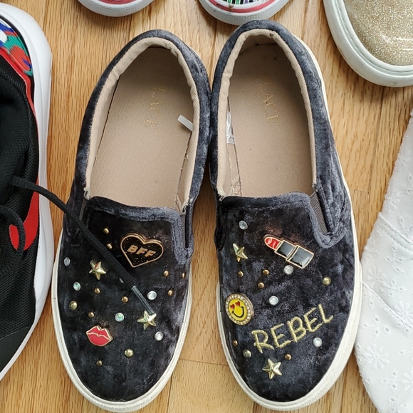 REVISED ALL Of These Perfect Pairs Of Shoes For You... - 11 Shoes For $150 - Picture 4 of 10